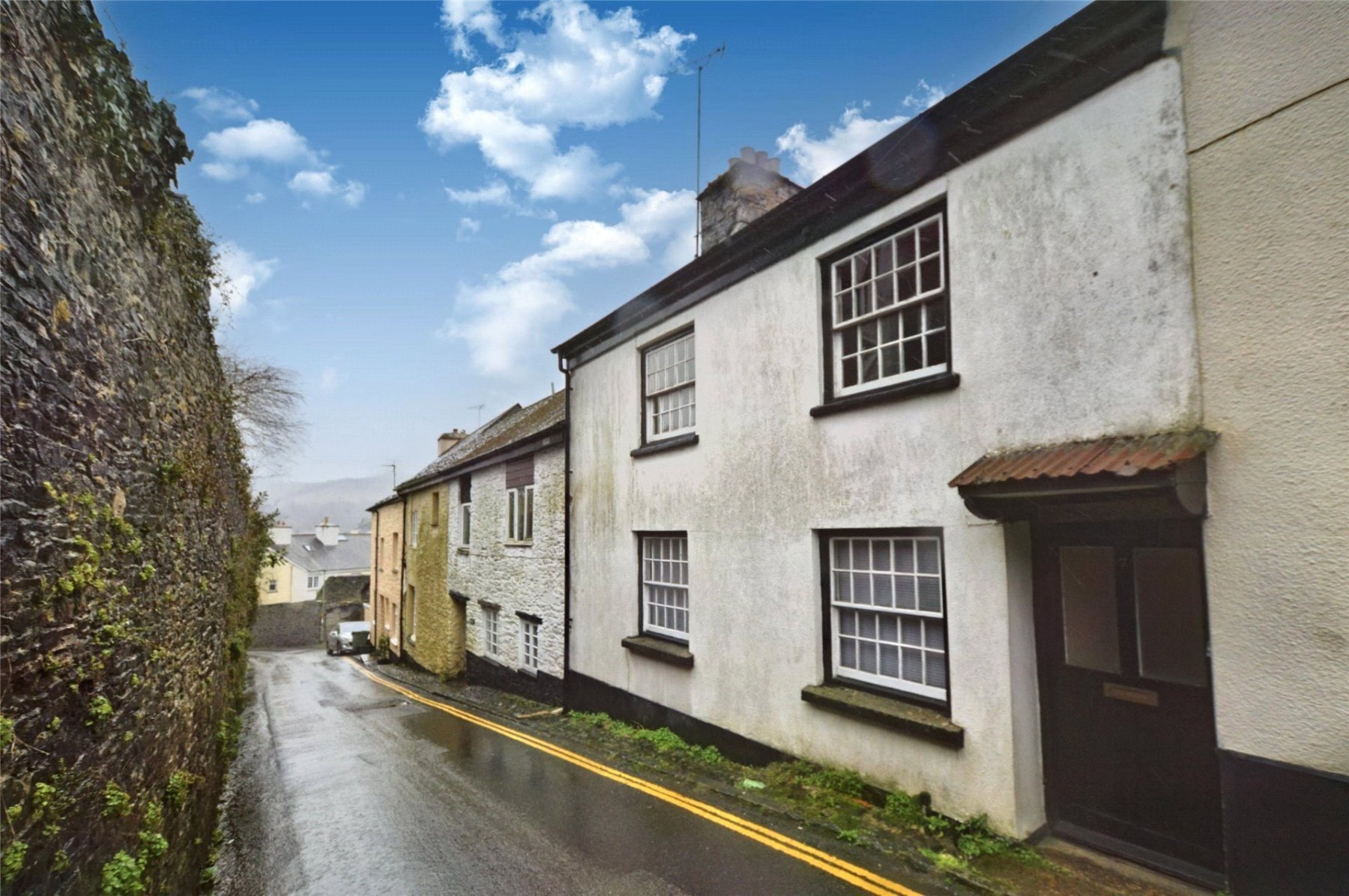 3 bedroom property for sale in Silver Street, Buckfastleigh, Devon