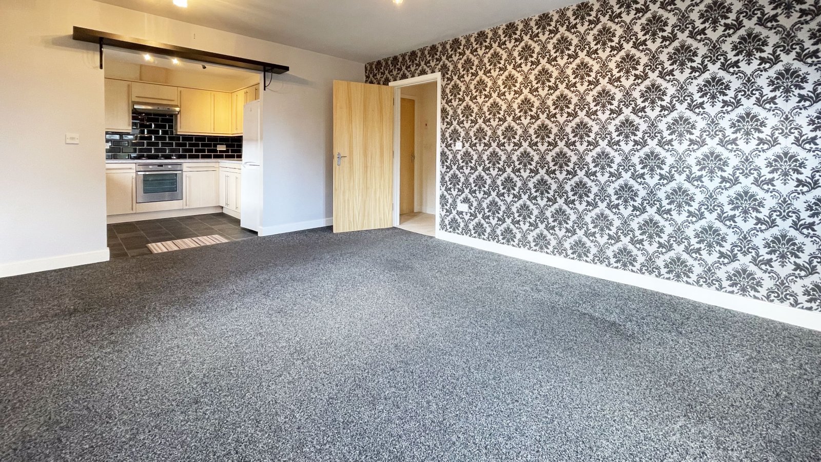 2 bedroom property for sale in A Fabulous first purchase or investment