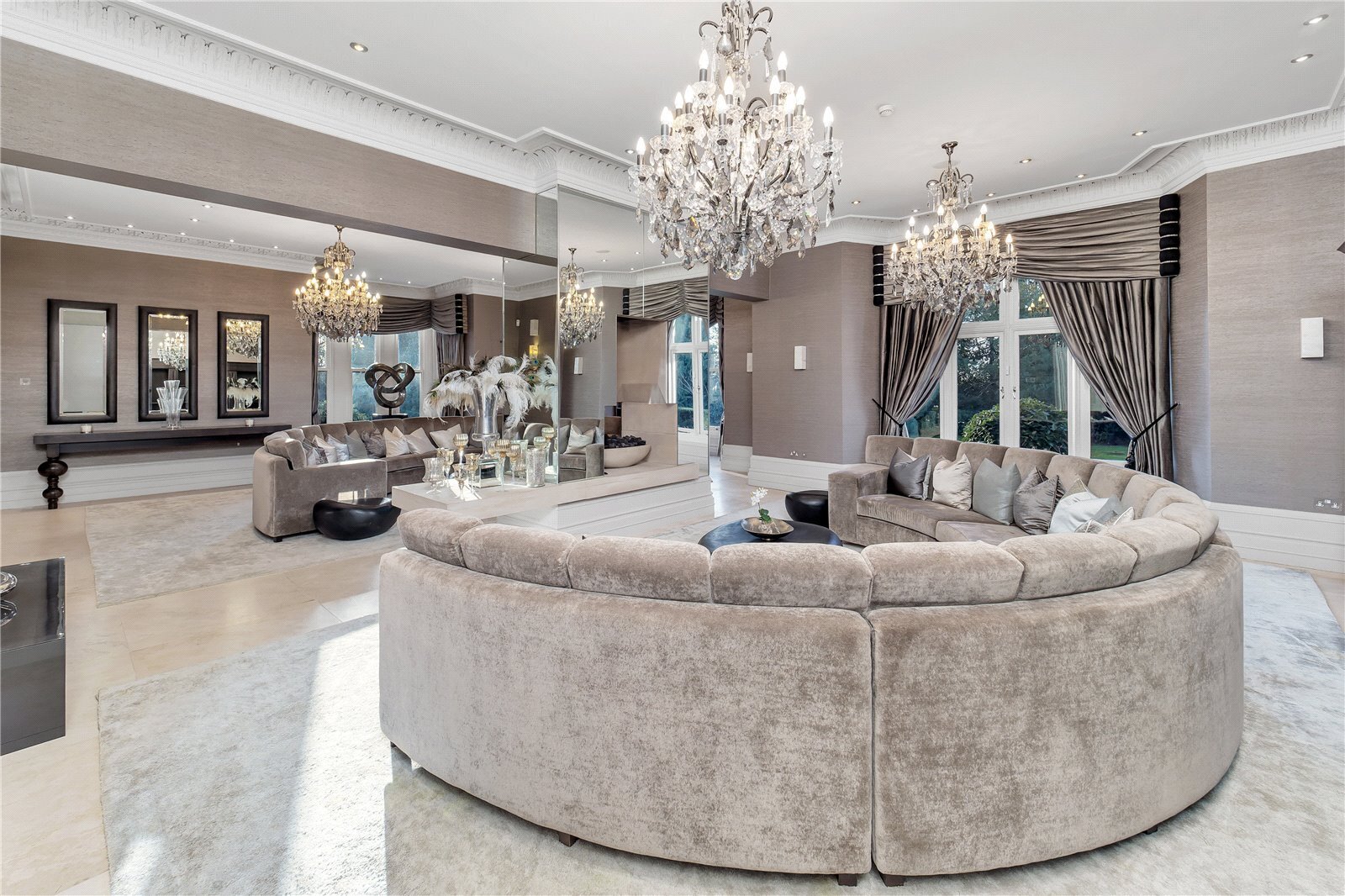 JacksonStops 5 bedroom property for sale in Warford Hall Drive