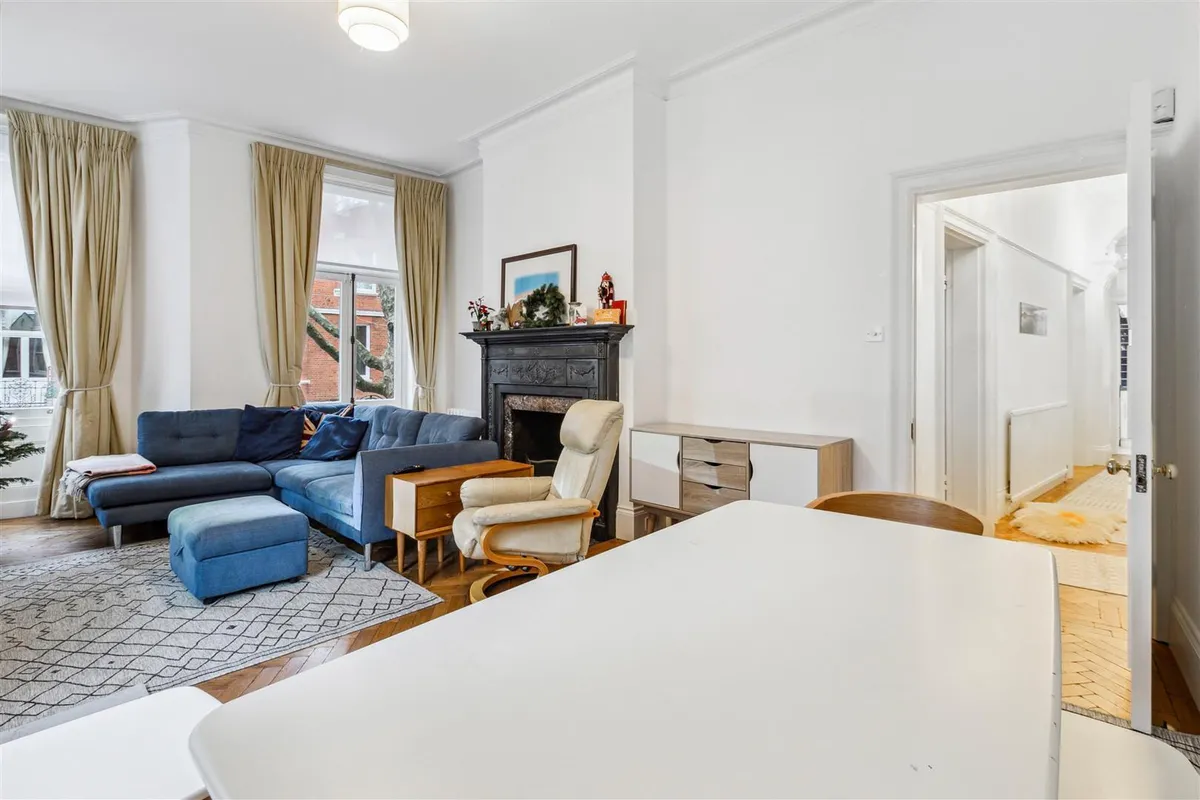Fitzgeorge Avenue, London, W14