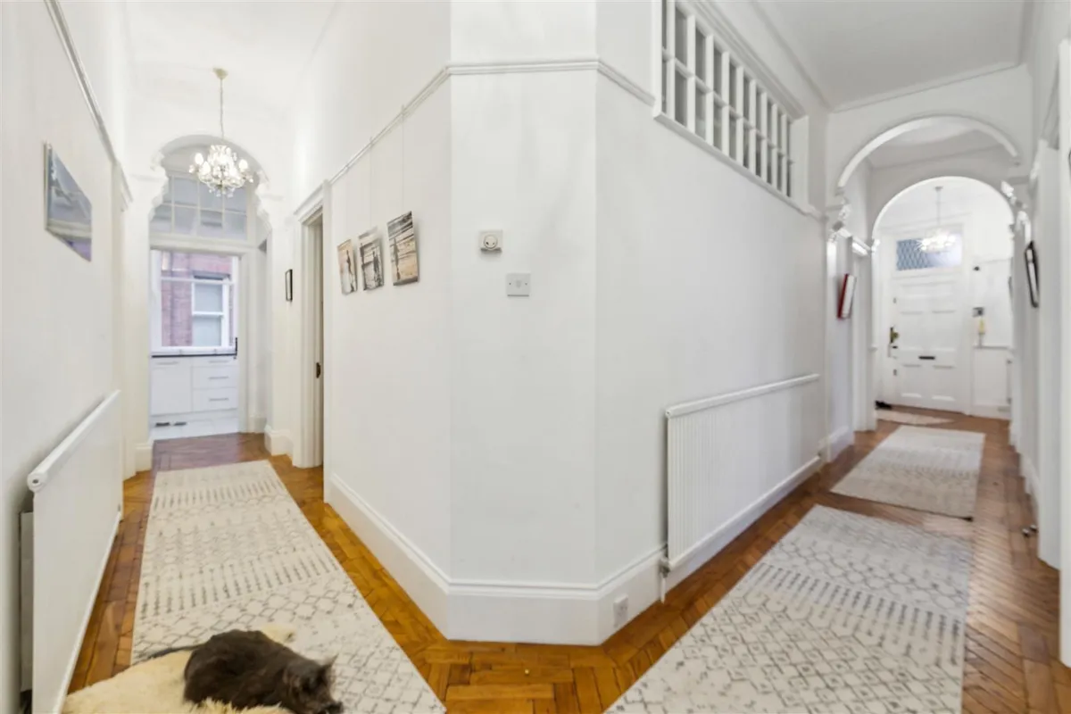 Fitzgeorge Avenue, London, W14