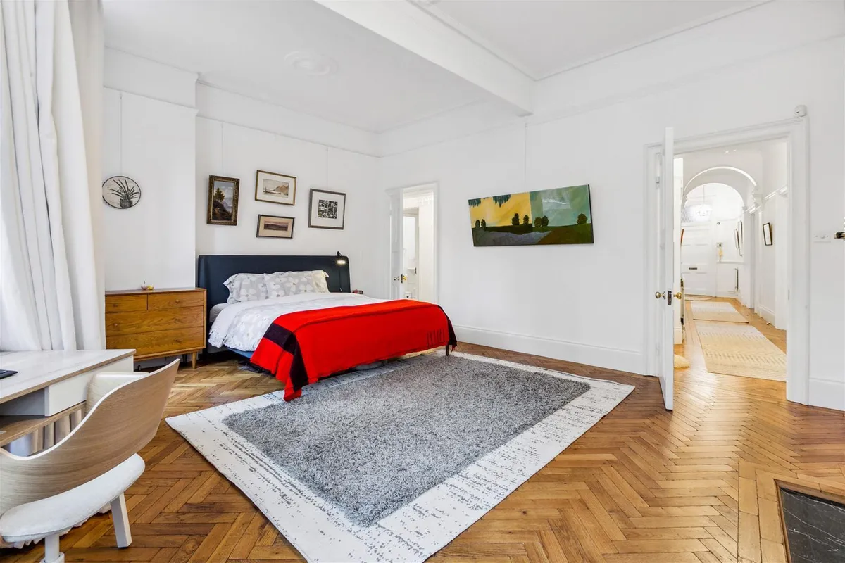 Fitzgeorge Avenue, London, W14