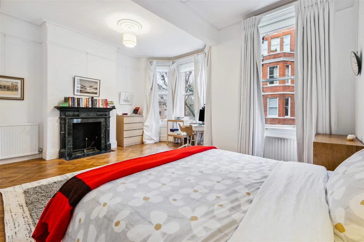 Fitzgeorge Avenue, London, W14