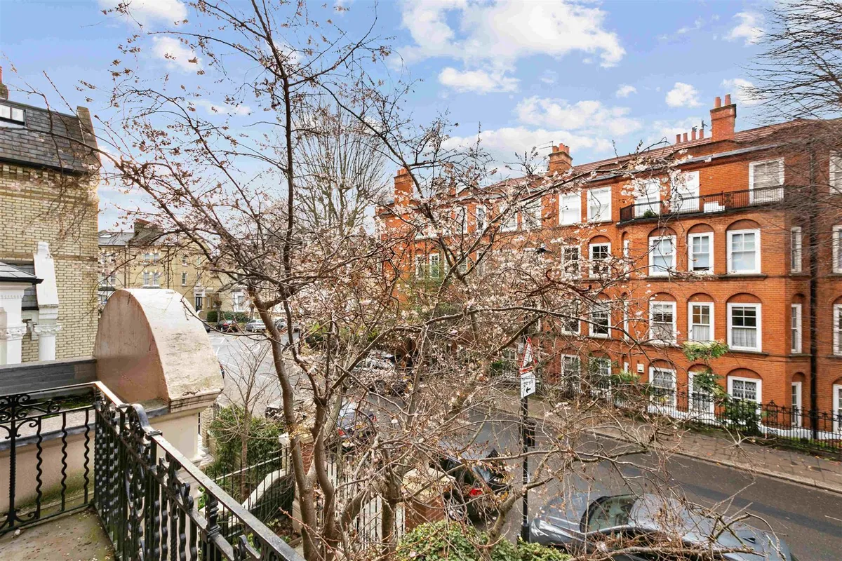 Fitzgeorge Avenue, London, W14