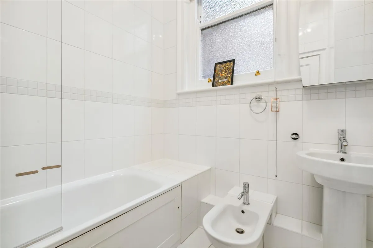 Fitzgeorge Avenue, London, W14