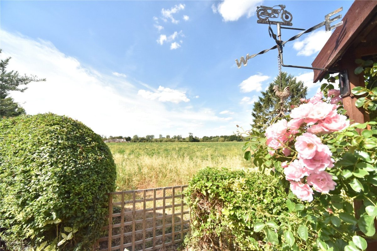 4 bedroom property for sale in Mildenhall Road, Barton Mills, Bury St