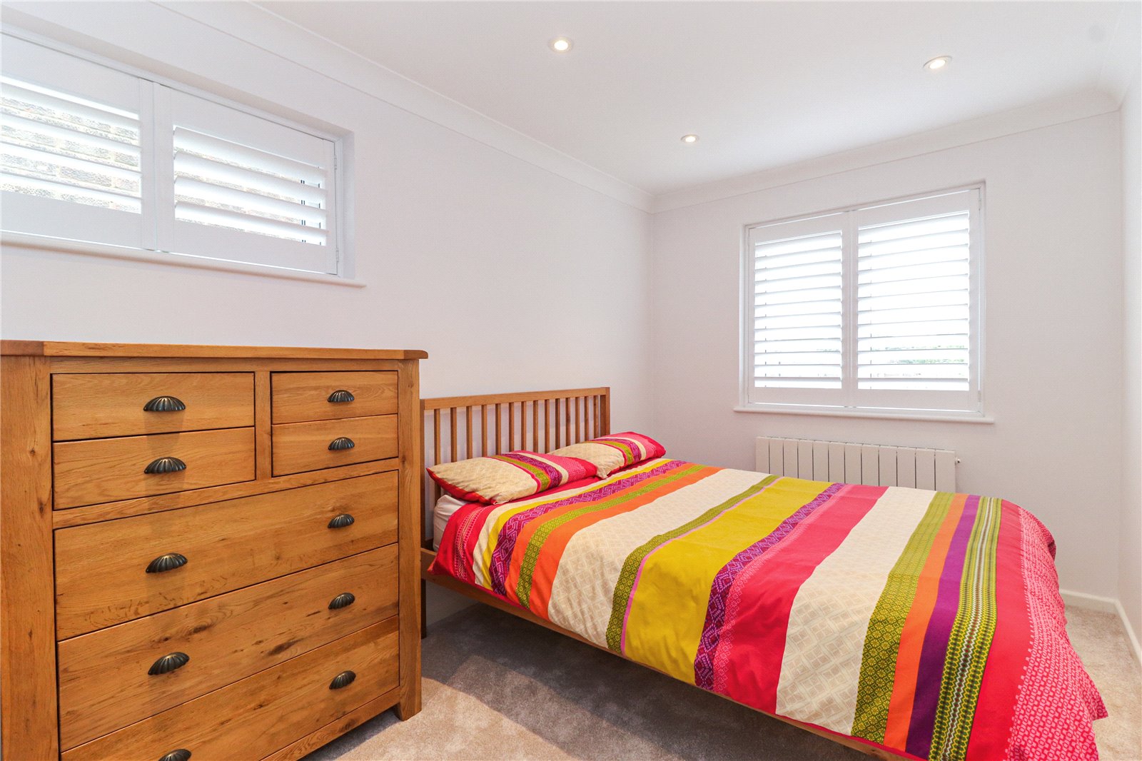 3 bedroom property for sale in Follett Drive, Abbots Langley, Herts, WD5 Offers in the region 3 bedroom property for sale in Follett Drive, Abbots Langley, Herts, WD5 Offers in the region