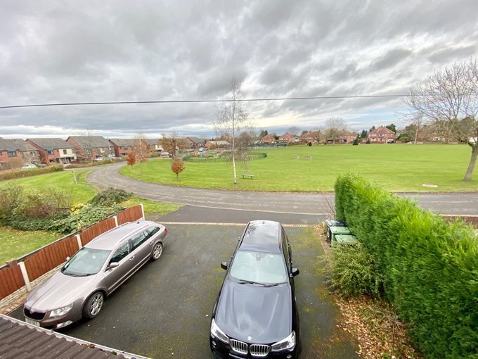 4 bedroom property for sale in Woodbury Close, Hartlebury, Worcestershire, DY11 Offers over £