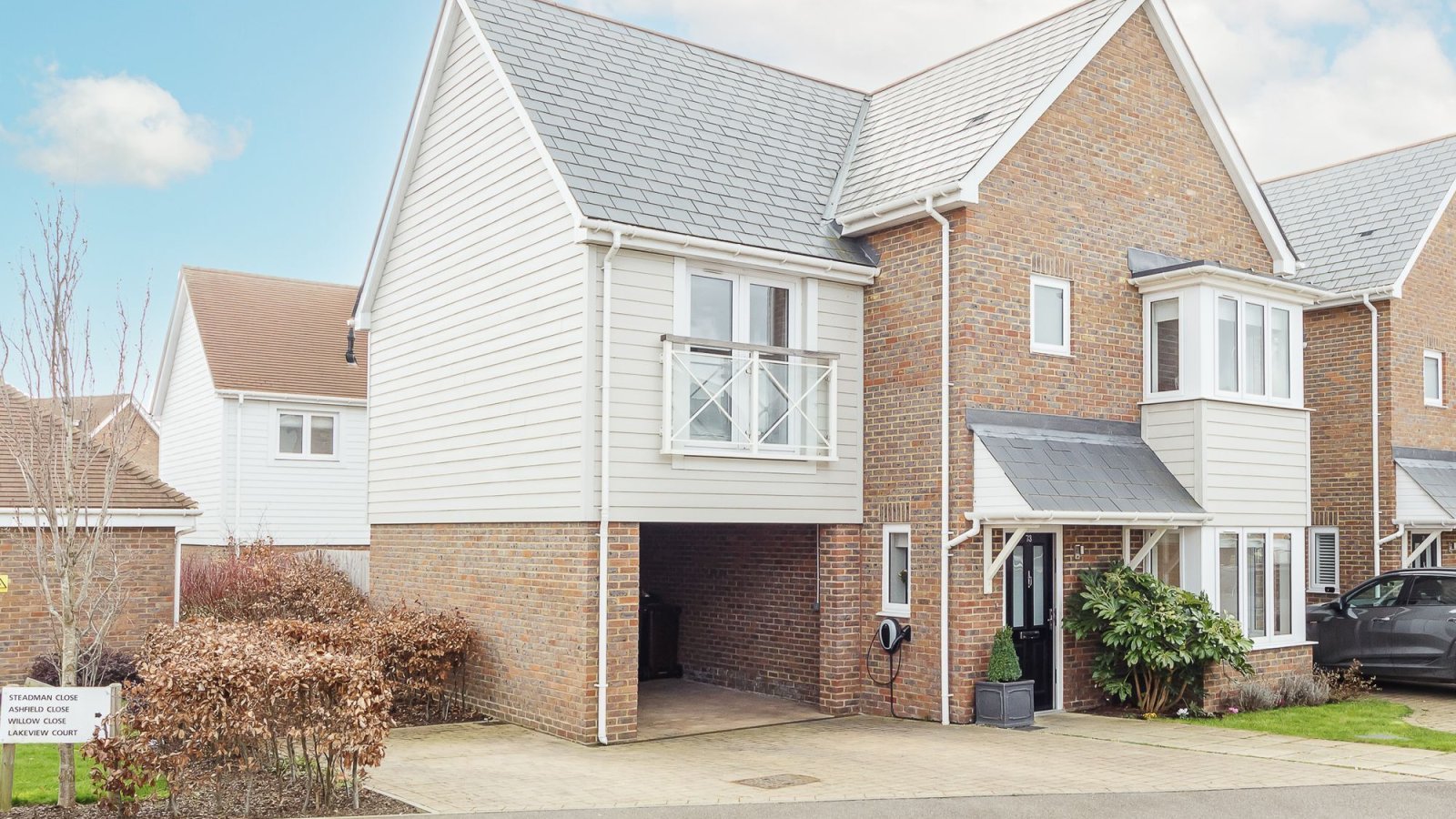 4 bedroom property for sale in Amisse Drive, Snodland, ME6 Guide