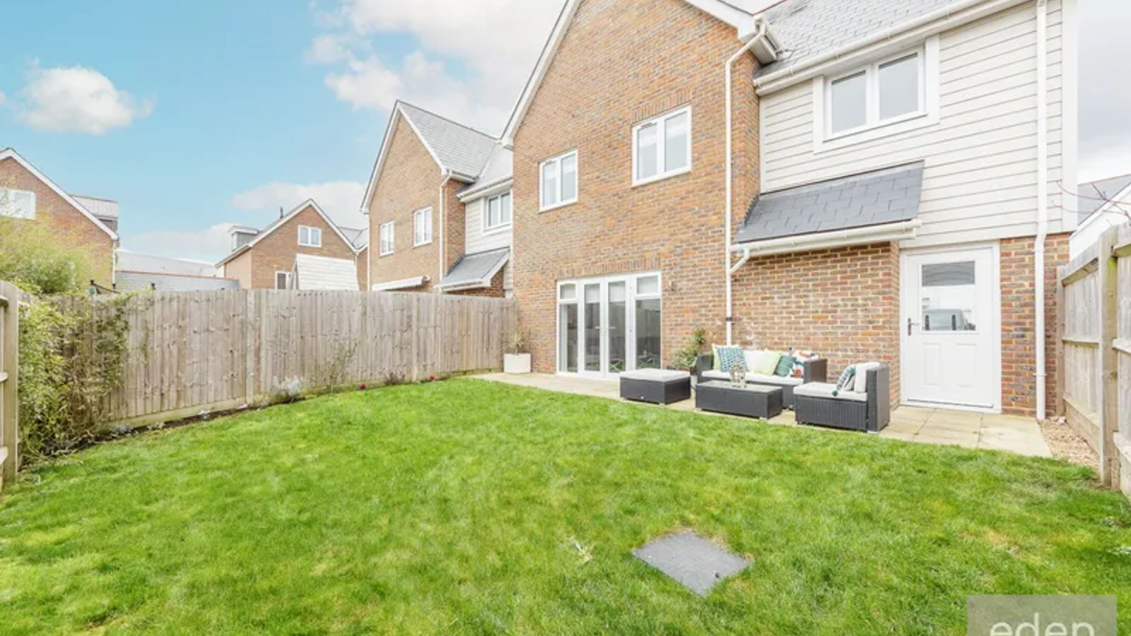 4 bedroom property for sale in Amisse Drive, Snodland, ME6 Guide