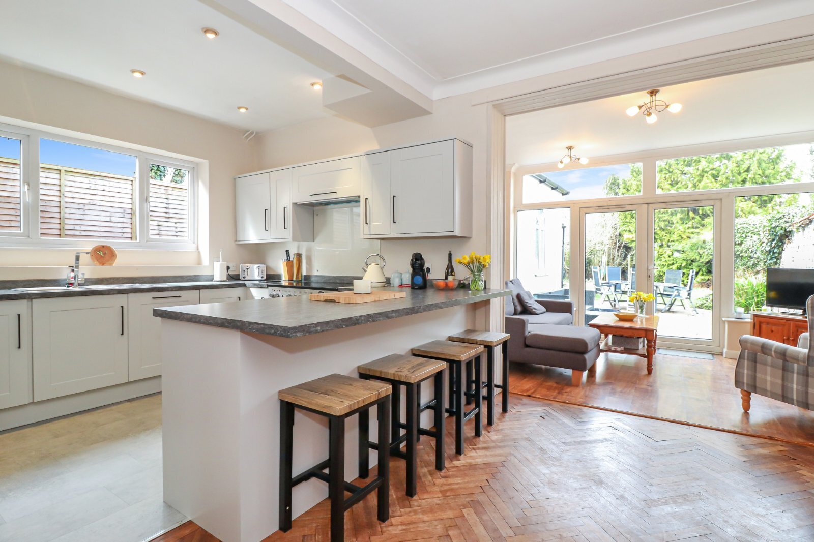 4 bedroom property for sale in Coniston Road, Kings Langley, Herts, WD4