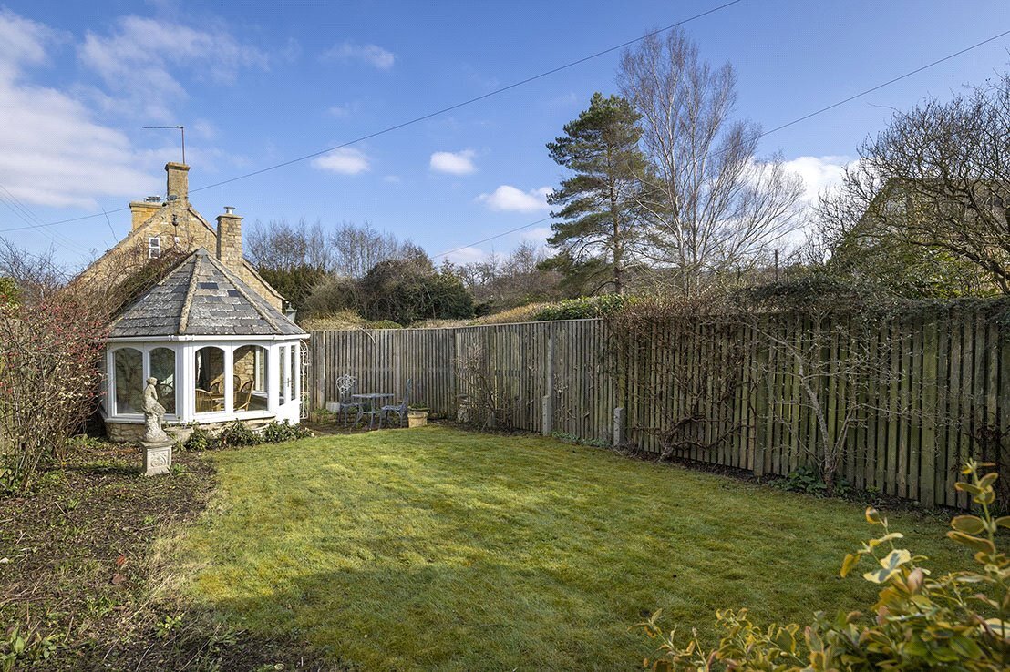 JacksonStops 3 bedroom property for sale in Chapel Lane, WestonSub