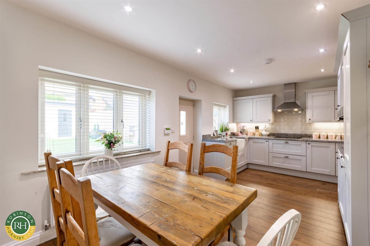 4 bedroom property for sale in The Cobblestones High Street, Barnburgh