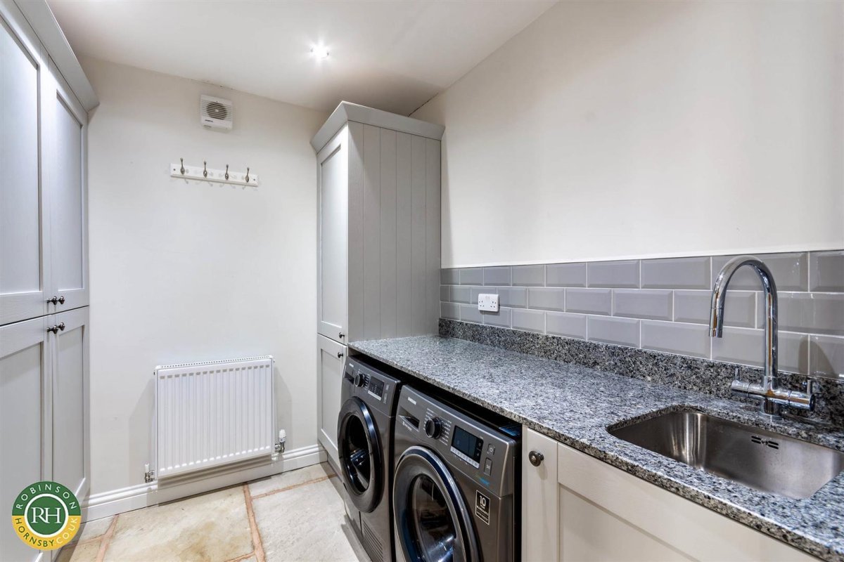 4 bedroom property for sale in The Cobblestones High Street, Barnburgh