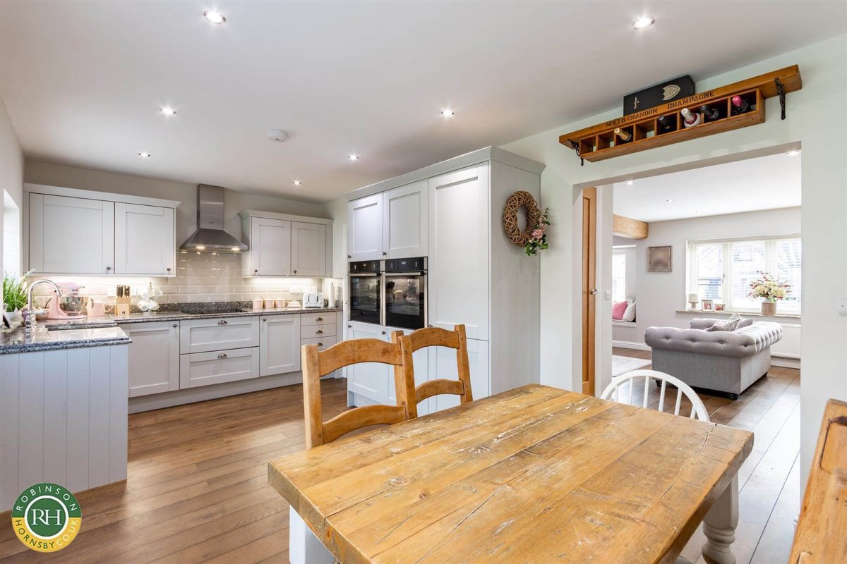 4 bedroom property for sale in The Cobblestones High Street, Barnburgh