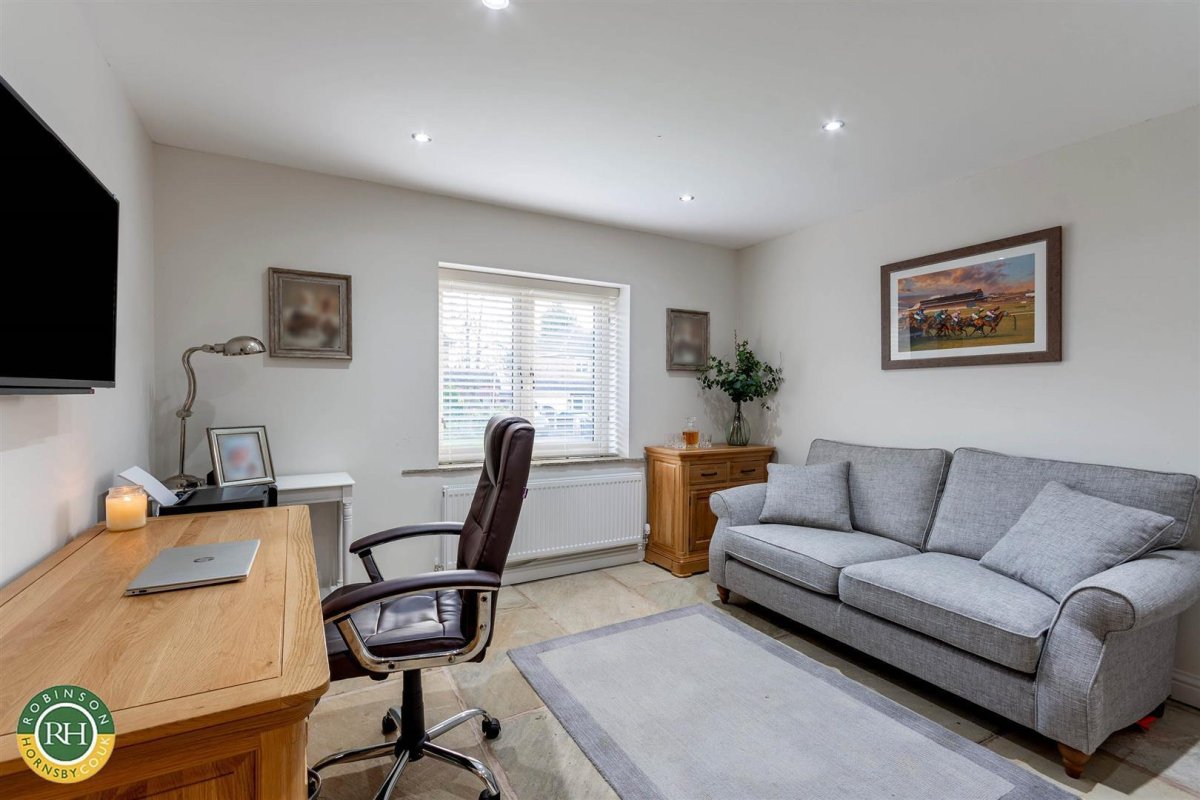 4 bedroom property for sale in The Cobblestones High Street, Barnburgh