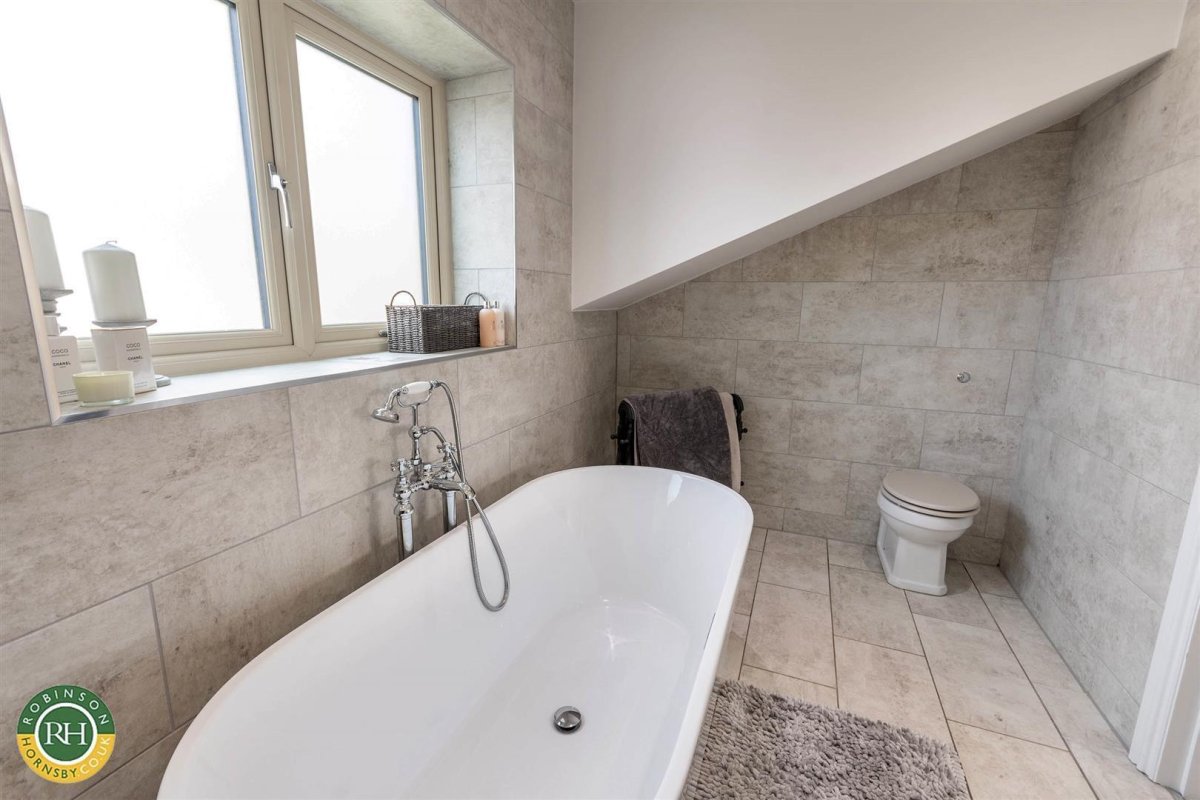 4 bedroom property for sale in The Cobblestones High Street, Barnburgh