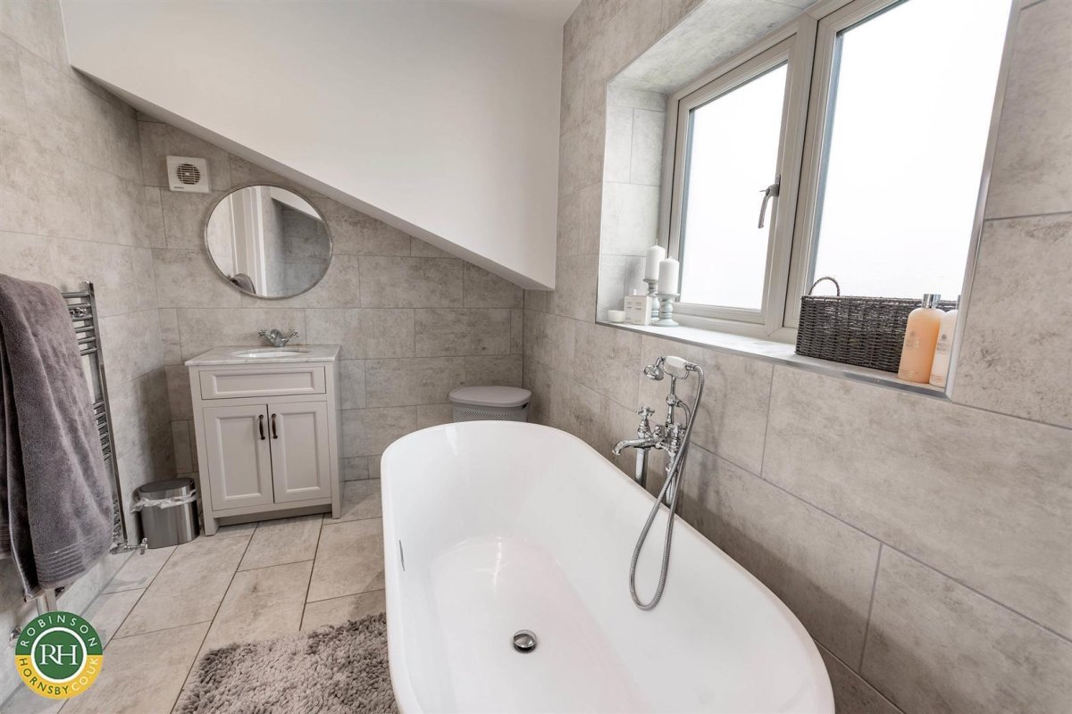 4 bedroom property for sale in The Cobblestones High Street, Barnburgh