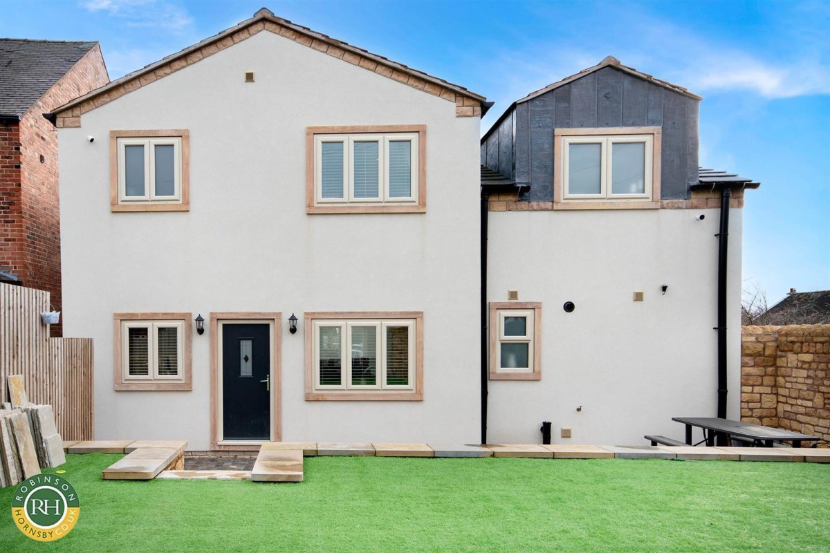 4 bedroom property for sale in The Cobblestones High Street, Barnburgh