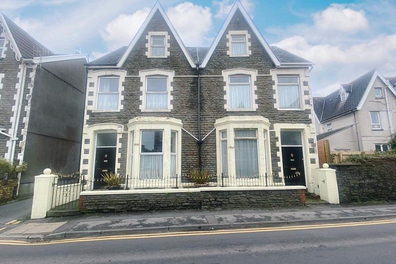 12 bedroom property for sale in Victoria Gardens, Neath, Neath Port