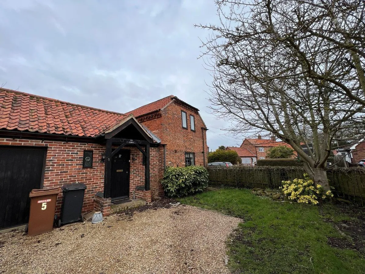 DAYBELL BARNS, BOTTESFORD