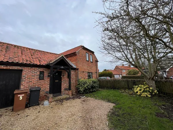 DAYBELL BARNS, BOTTESFORD