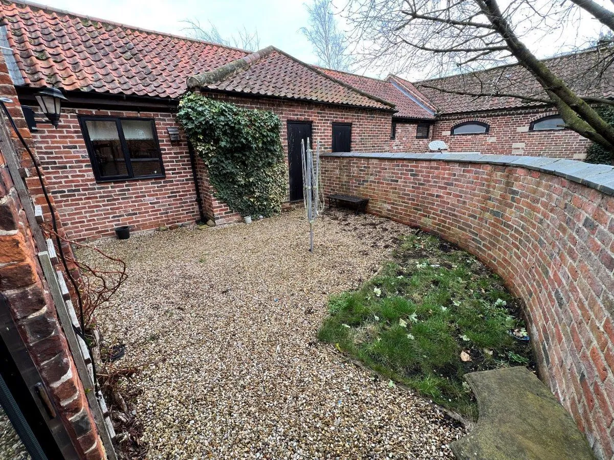DAYBELL BARNS, BOTTESFORD