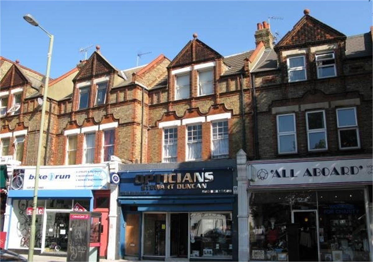 Jeremy Leaf and Co property to let in High Road, East Finchley, N2