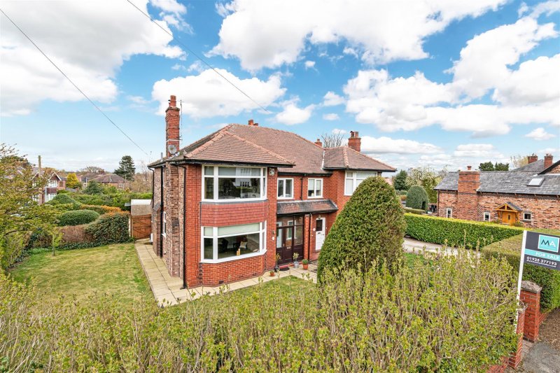 4 bedroom property for sale in Grappenhall Road, Stockton Heath