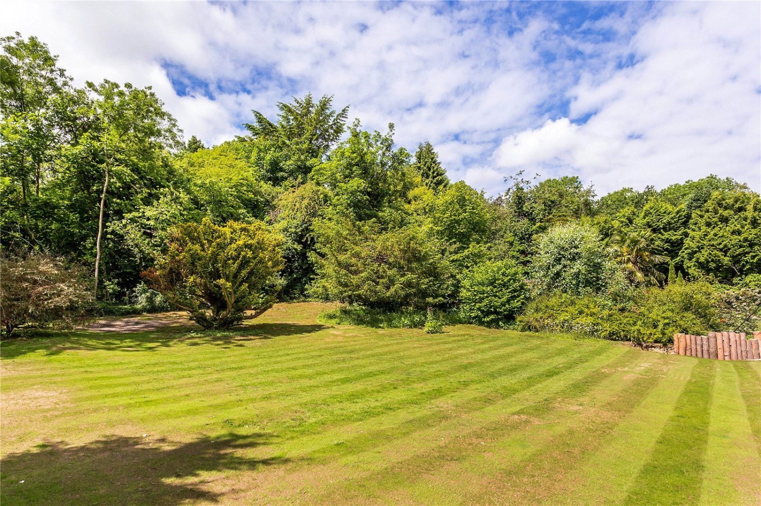 JacksonStops 4 bedroom property for sale in Butlers Dene Road