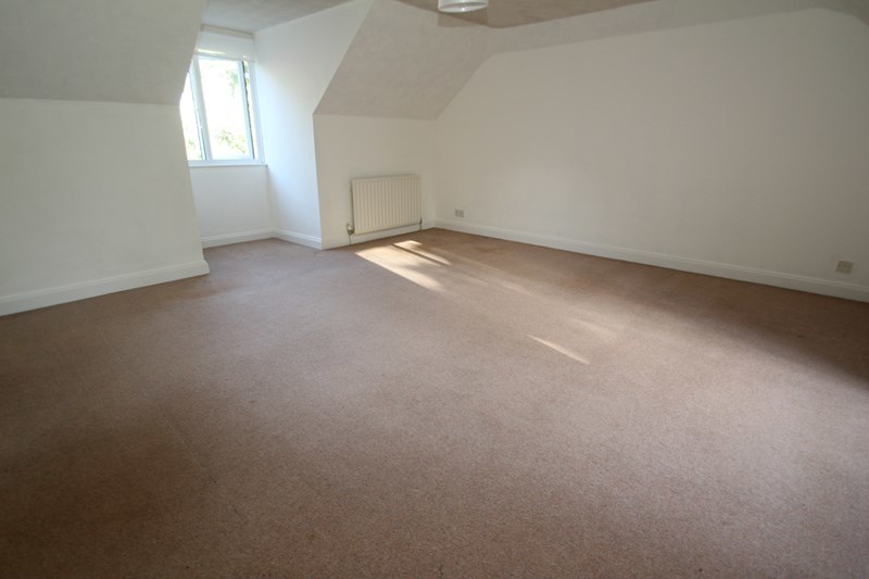 4 bedroom property to let in St. Tristan Close, Locks Heath