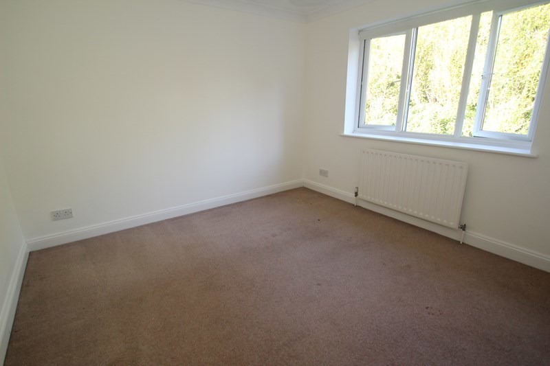 4 bedroom property to let in St. Tristan Close, Locks Heath