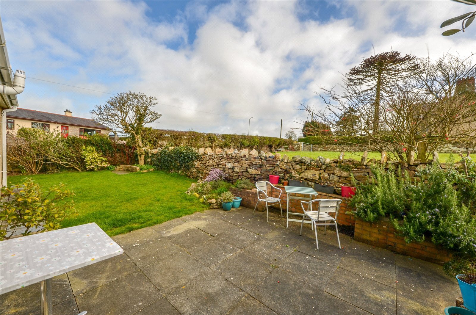 3 bedroom property for sale in Caer Delyn, LlannerchyMedd, Isle of