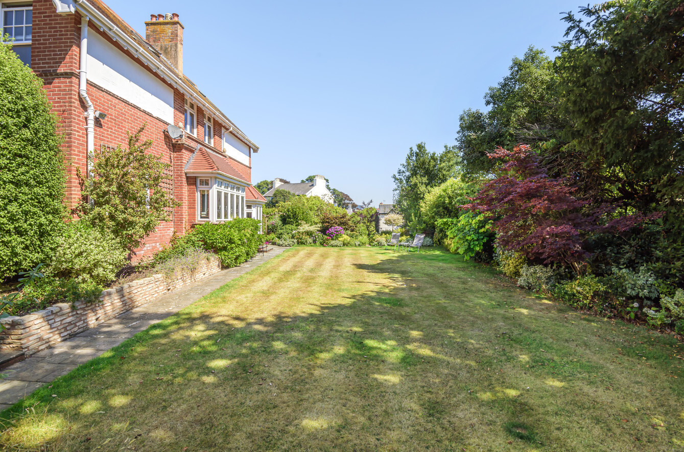 5 bedroom property for sale in Seafield Road, Sidmouth, Devon, EX10