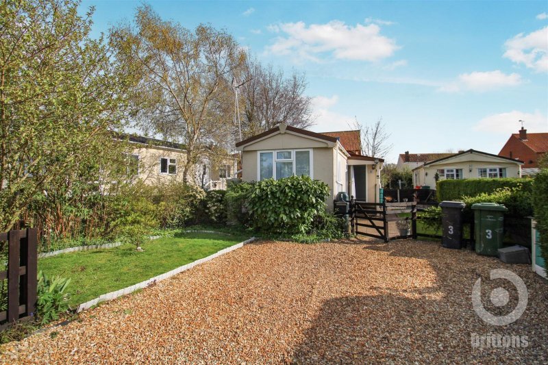 1 bedroom property for sale in Sheepbridge Caravan Park, £