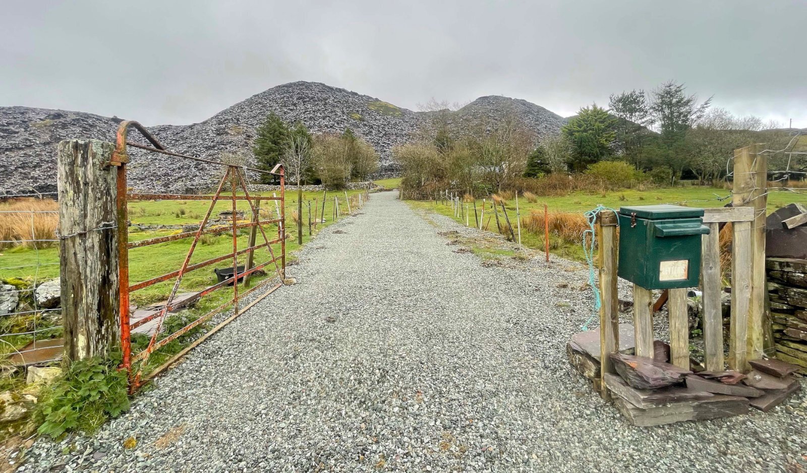 2 bedroom property for sale in Upper Llandwrog, Caernarfon, Gwynedd