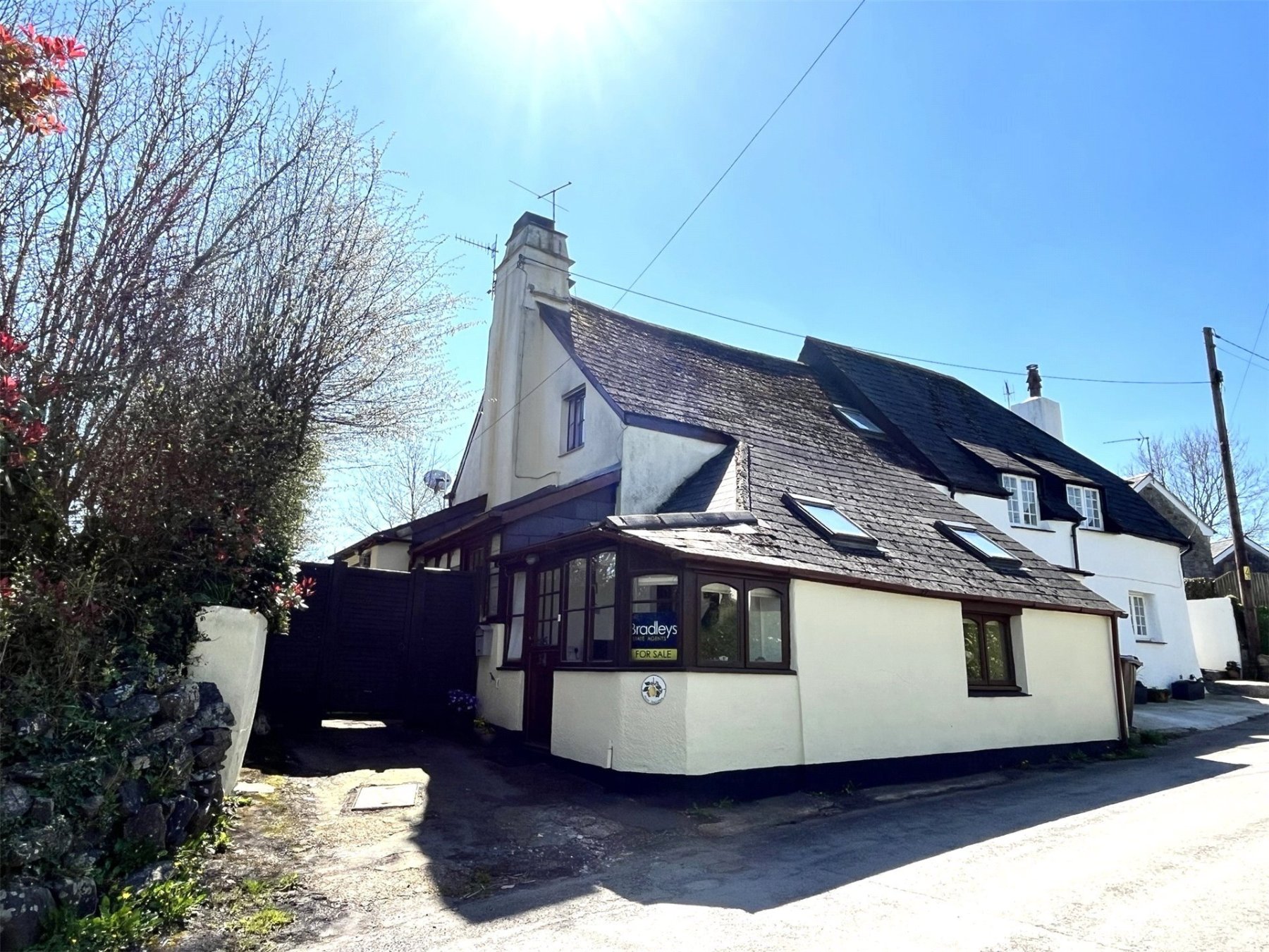 2 bedroom property for sale in Higher Dean, Buckfastleigh, Devon, TQ11
