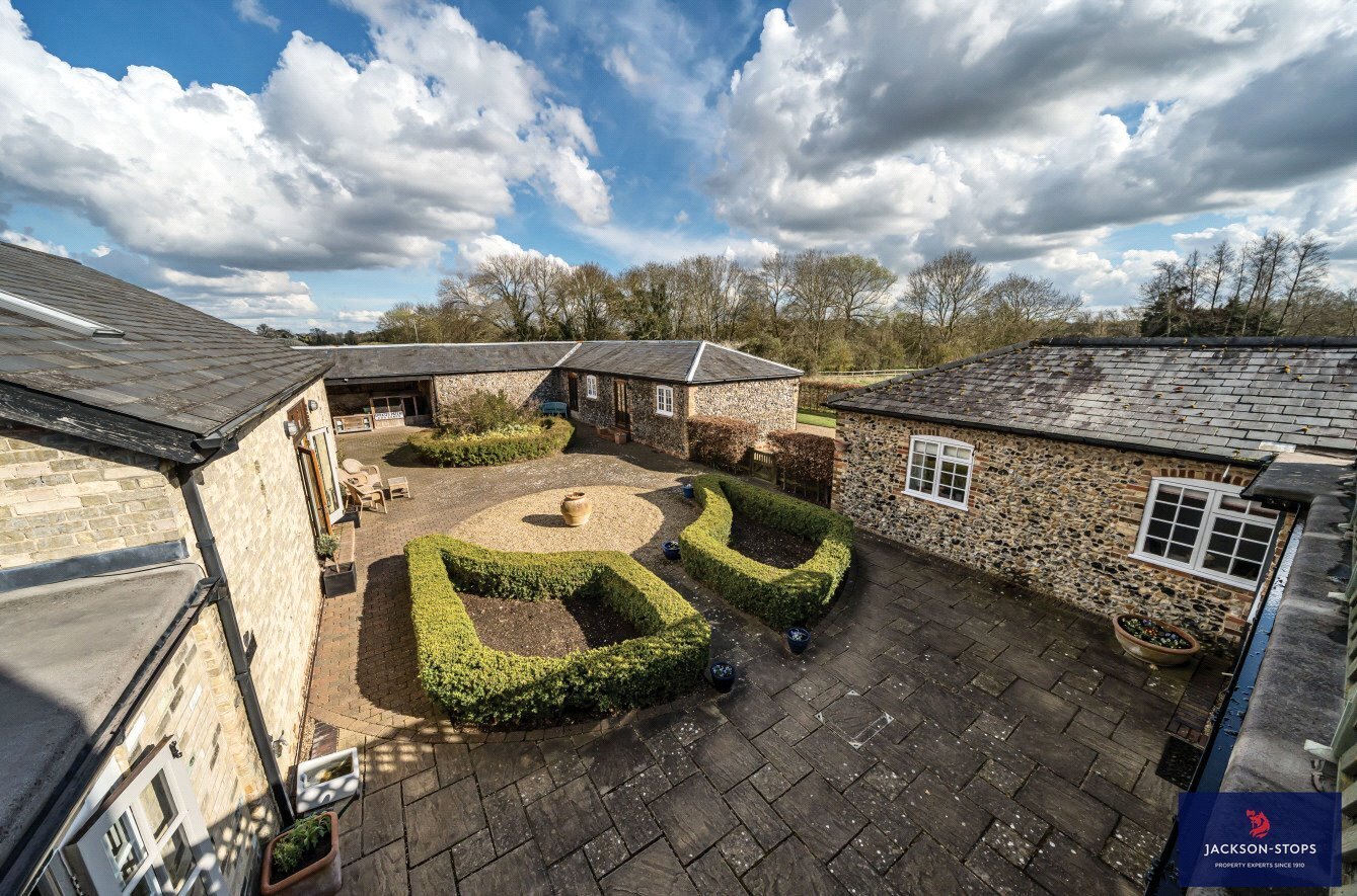 JacksonStops 6 bedroom property for sale in Dane Hill Road,