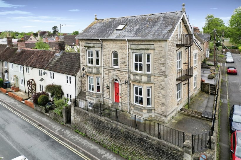 North Street, Calne 1 bedroom flat Allen & Harris