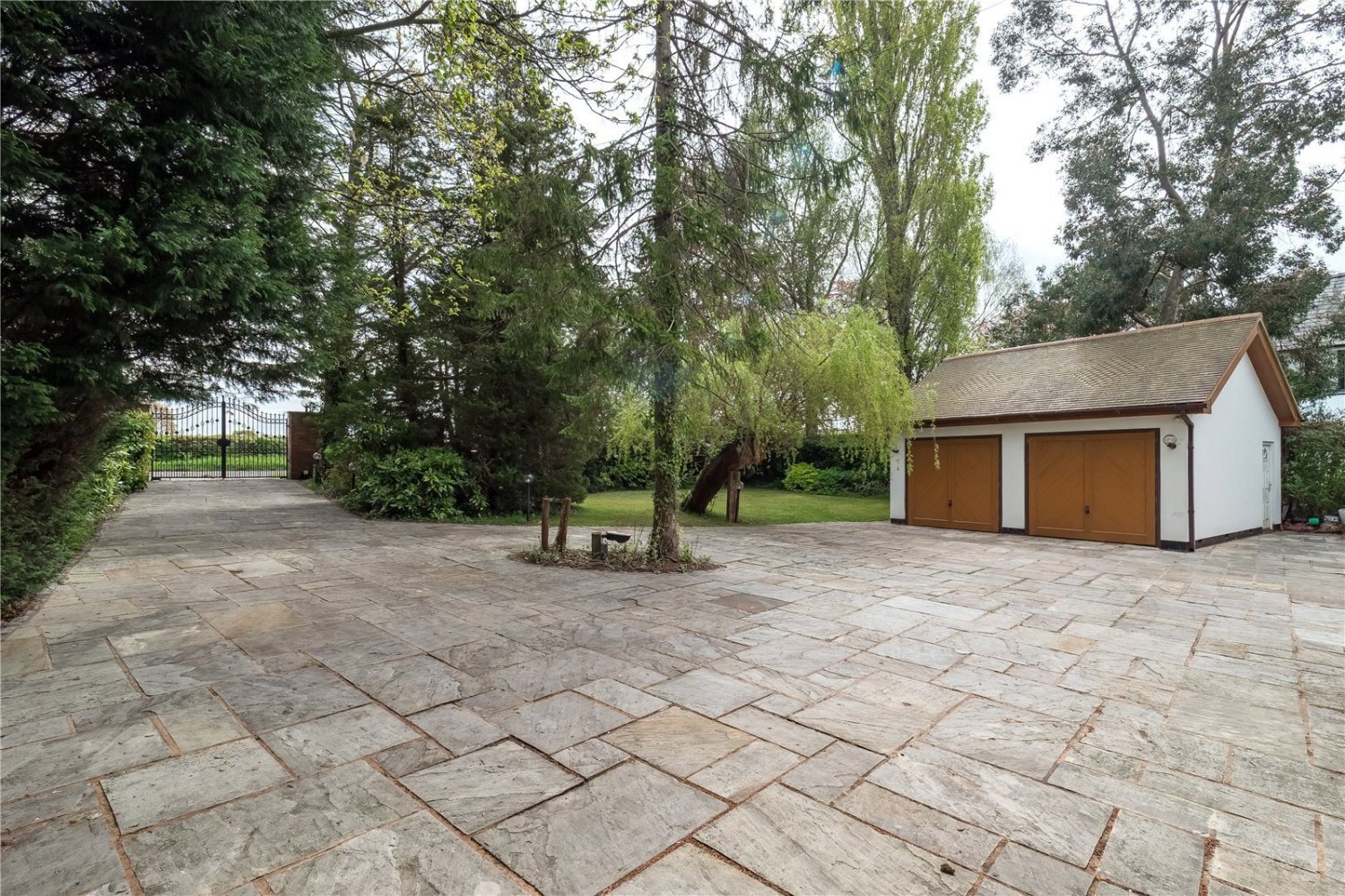 JacksonStops 7 bedroom property for sale in Mereside Road, Mere