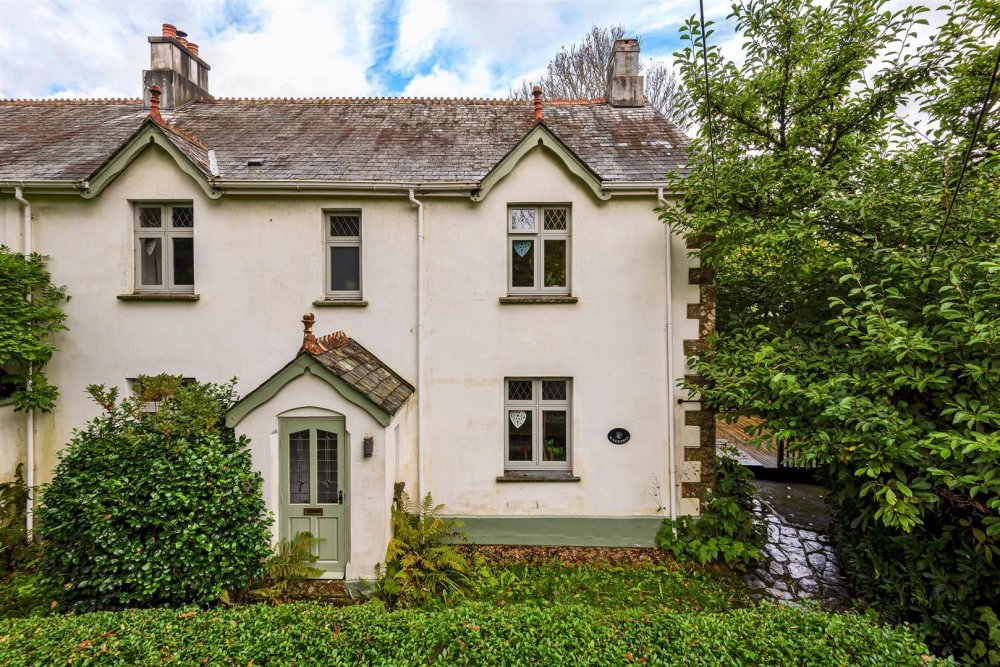 Stags 4 bedroom property for sale in Harrowbarrow, Callington