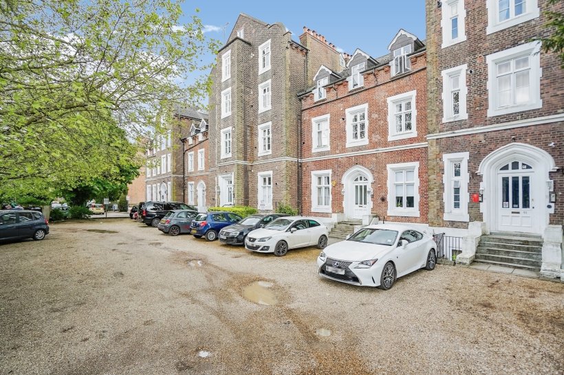 Upton Park, Slough 1 bedroom flat Roger Platt