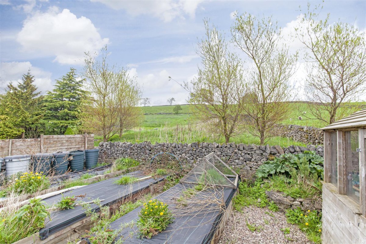 3 bedroom property for sale in Buxton Road, Tideswell Price Guide £