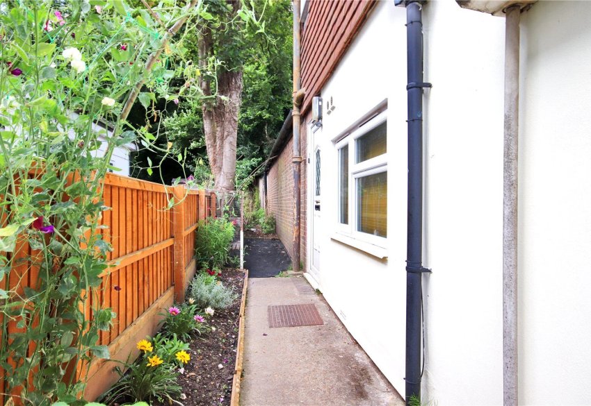 2 bedroom property for sale in Whatleys Garage, Horam, TN21 Guide