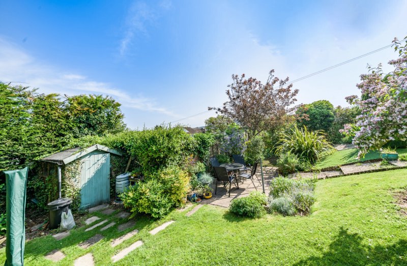 2 bedroom property for sale in Vale View, High Street, Newton Poppleford, EX10 Guide price £