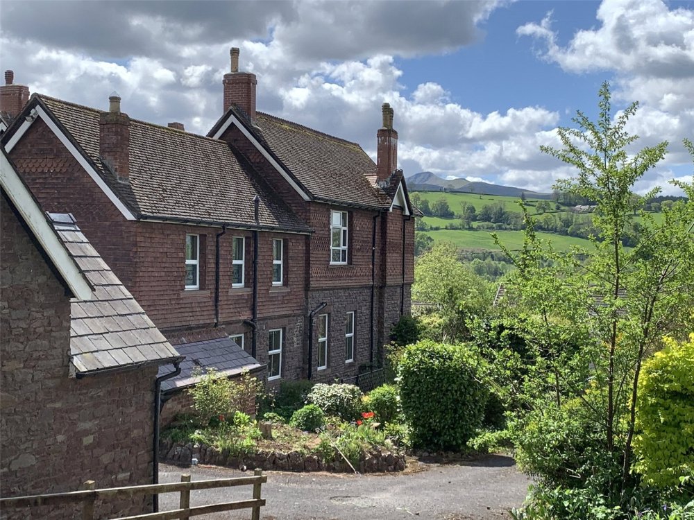 6 bedroom property for sale in Camden Road, Brecon, Powys, LD3 Guide