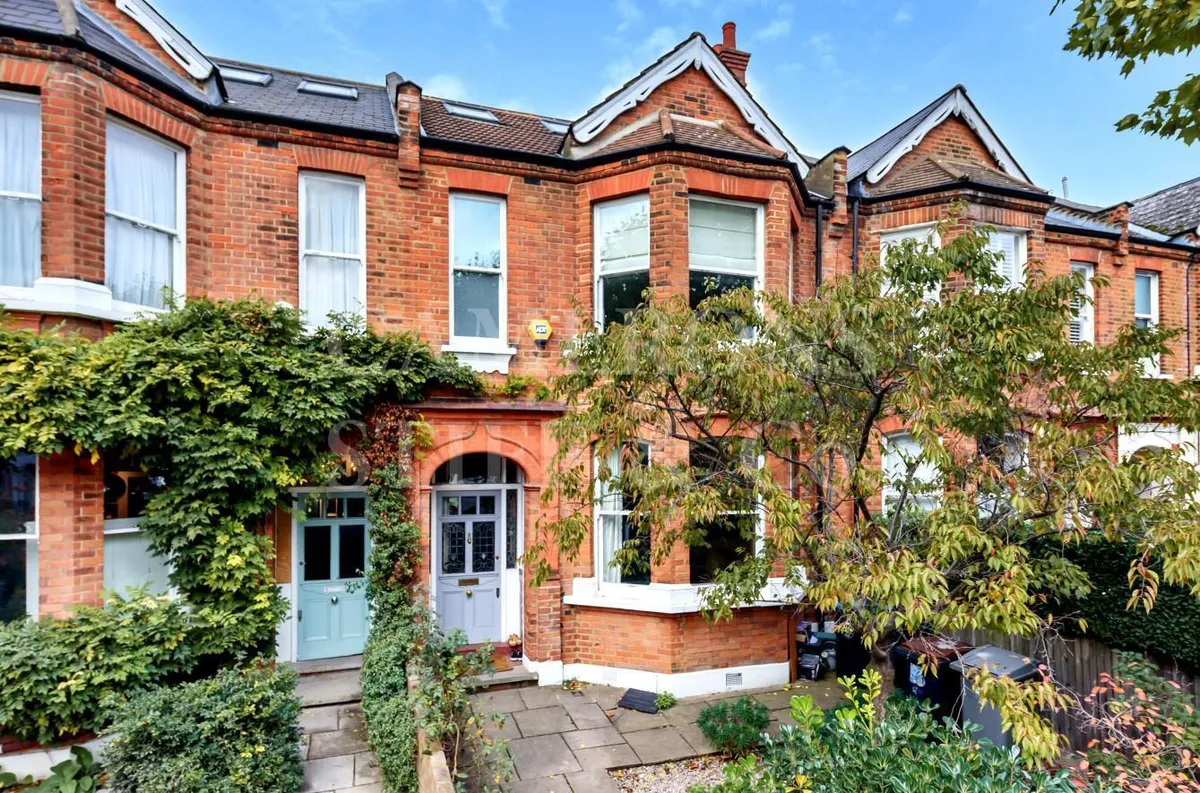 Wrentham Avenue, London, NW10