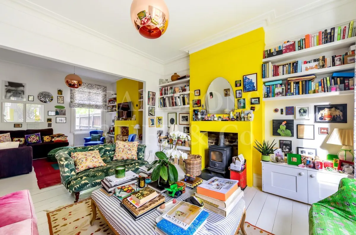Wrentham Avenue, London, NW10