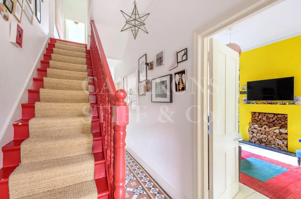 Wrentham Avenue, London, NW10