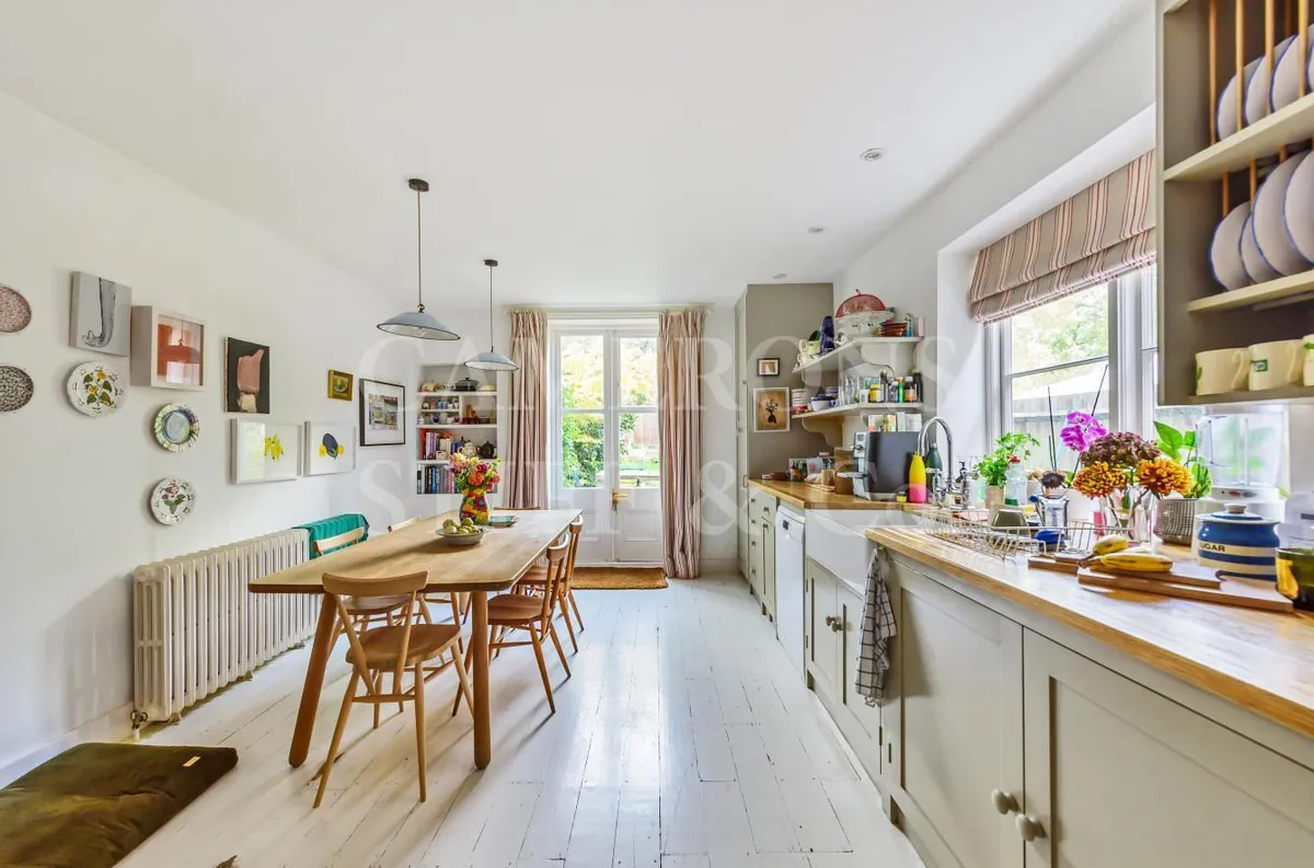 Wrentham Avenue, London, NW10